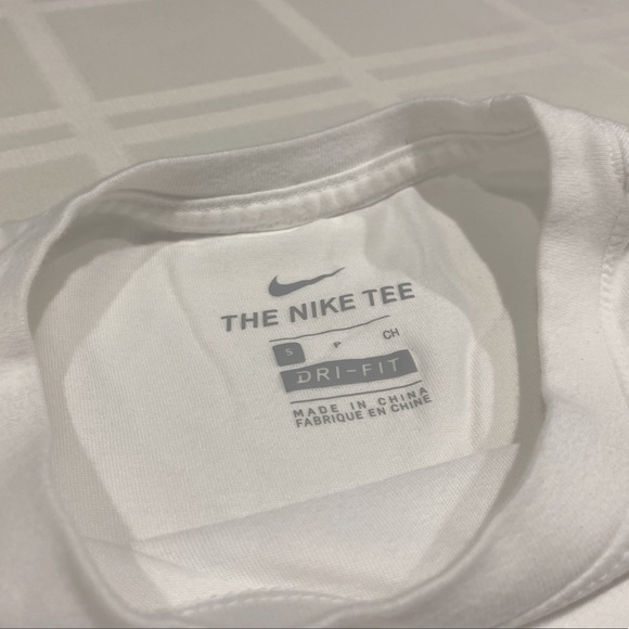 Nike Dri-FIT Men's Training White T-Shirt size small - Picture 3 of 4